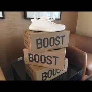 Yeezy Boost 350 V2 Triple White